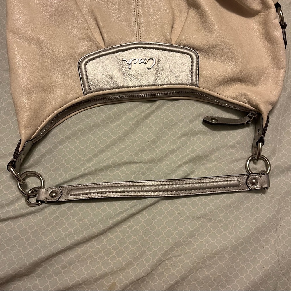 Coach Cream/White Leather Hobo Ashley Bag - Picture 6 of 10